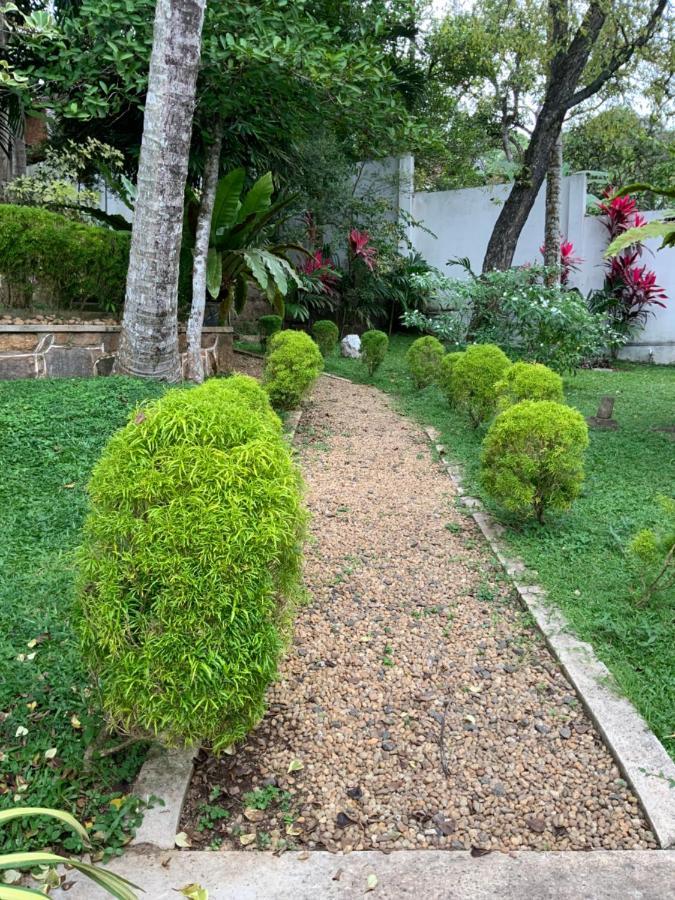 Lali Villa & Fruit Garden Galle Esterno foto